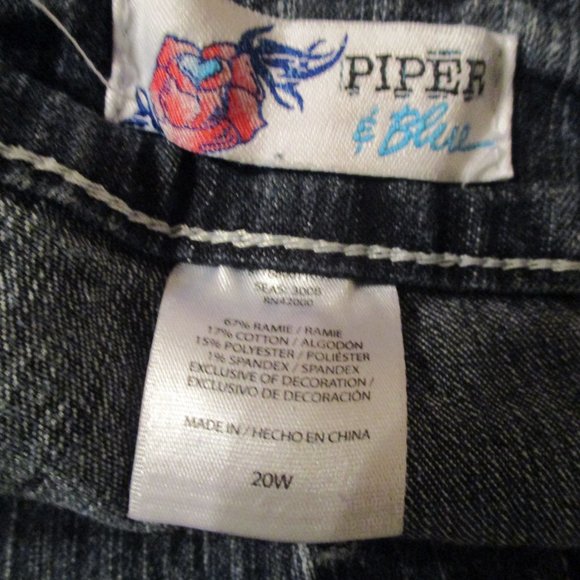 Embroidered & Applique Crop Jeans Plus 20W - Picture 9 of 9